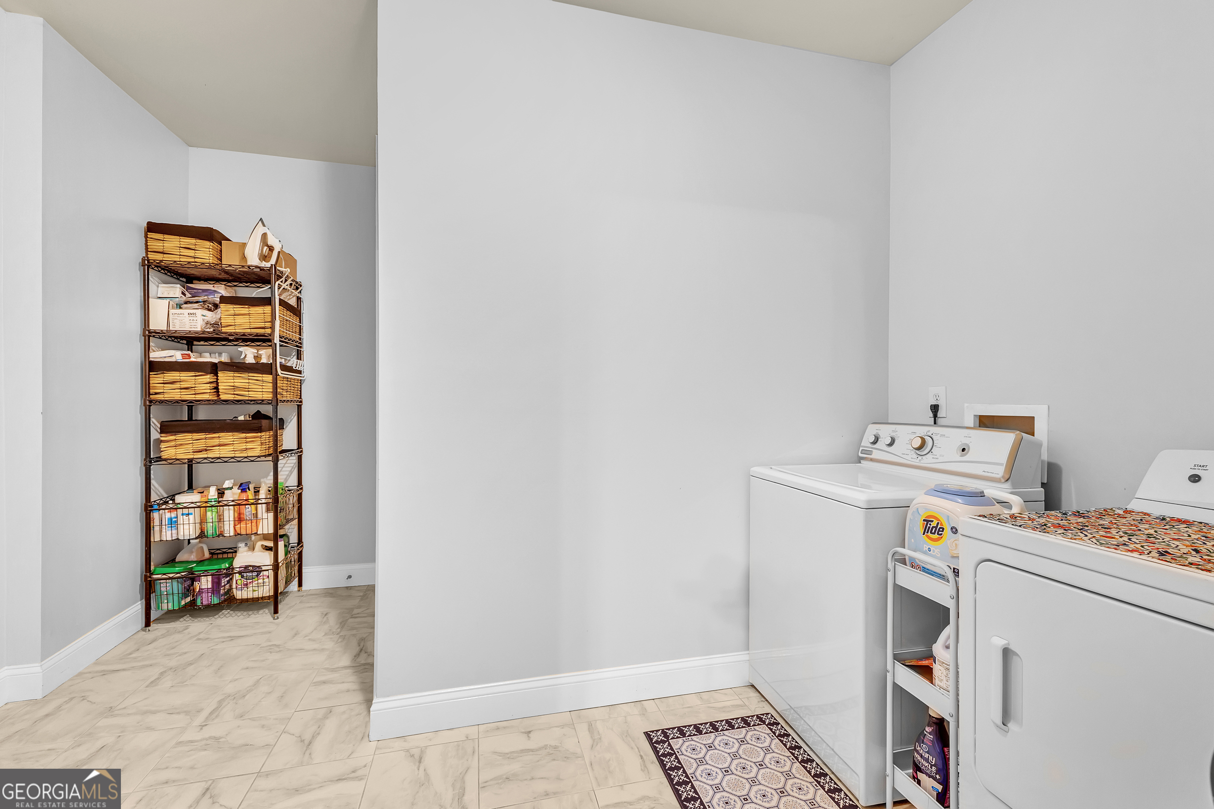 McDonough, Georgia 30252, United States, 4 Bedrooms Bedrooms, ,4 BathroomsBathrooms,Residential,Pending,144121