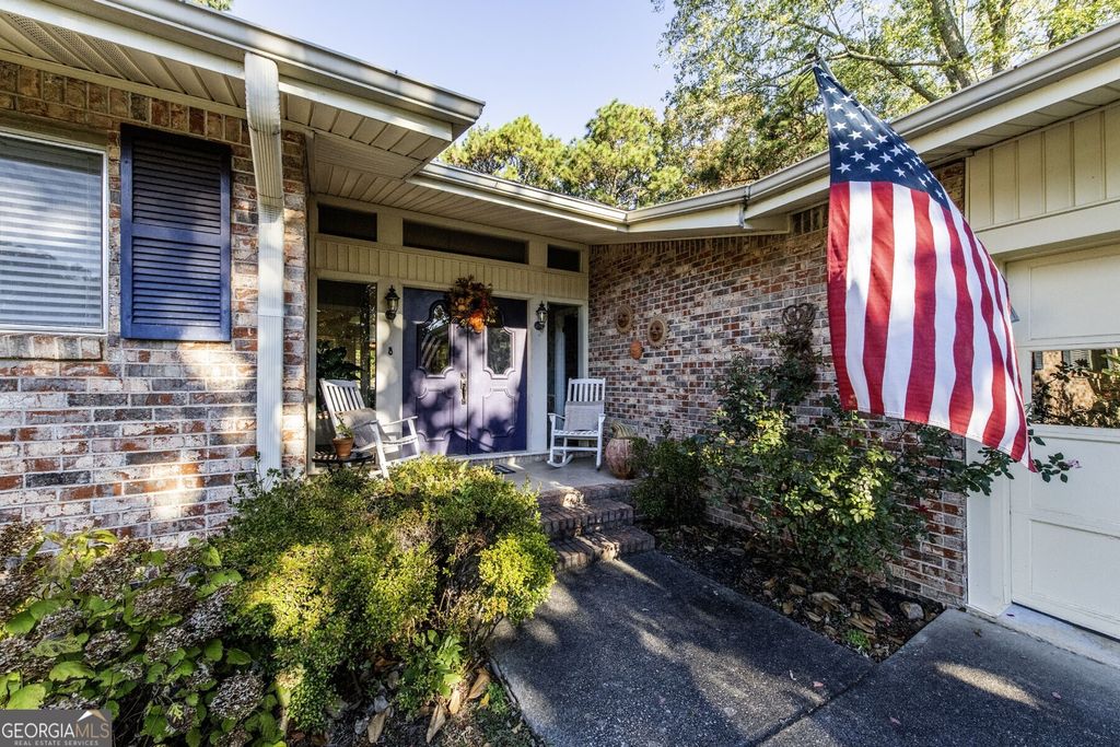 Photo of 6349 W Shore Circle, Douglasville, GA 30135 (MLS # 10630531)