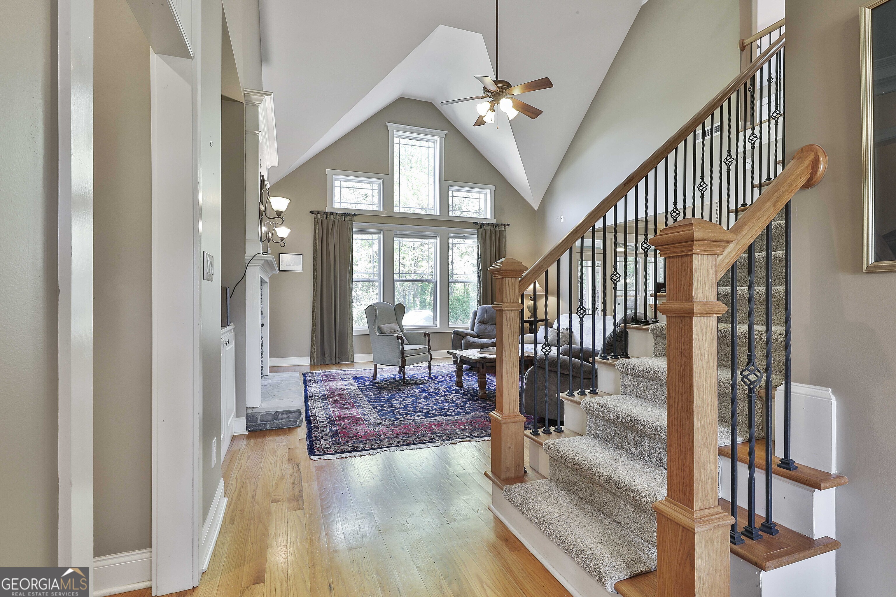 10 Edgewater WAY