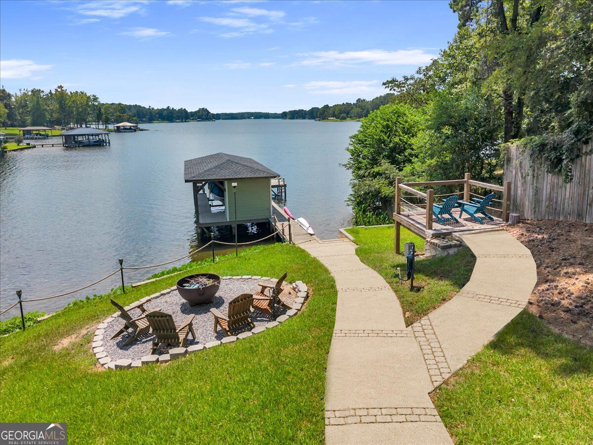 116 Island DR NE