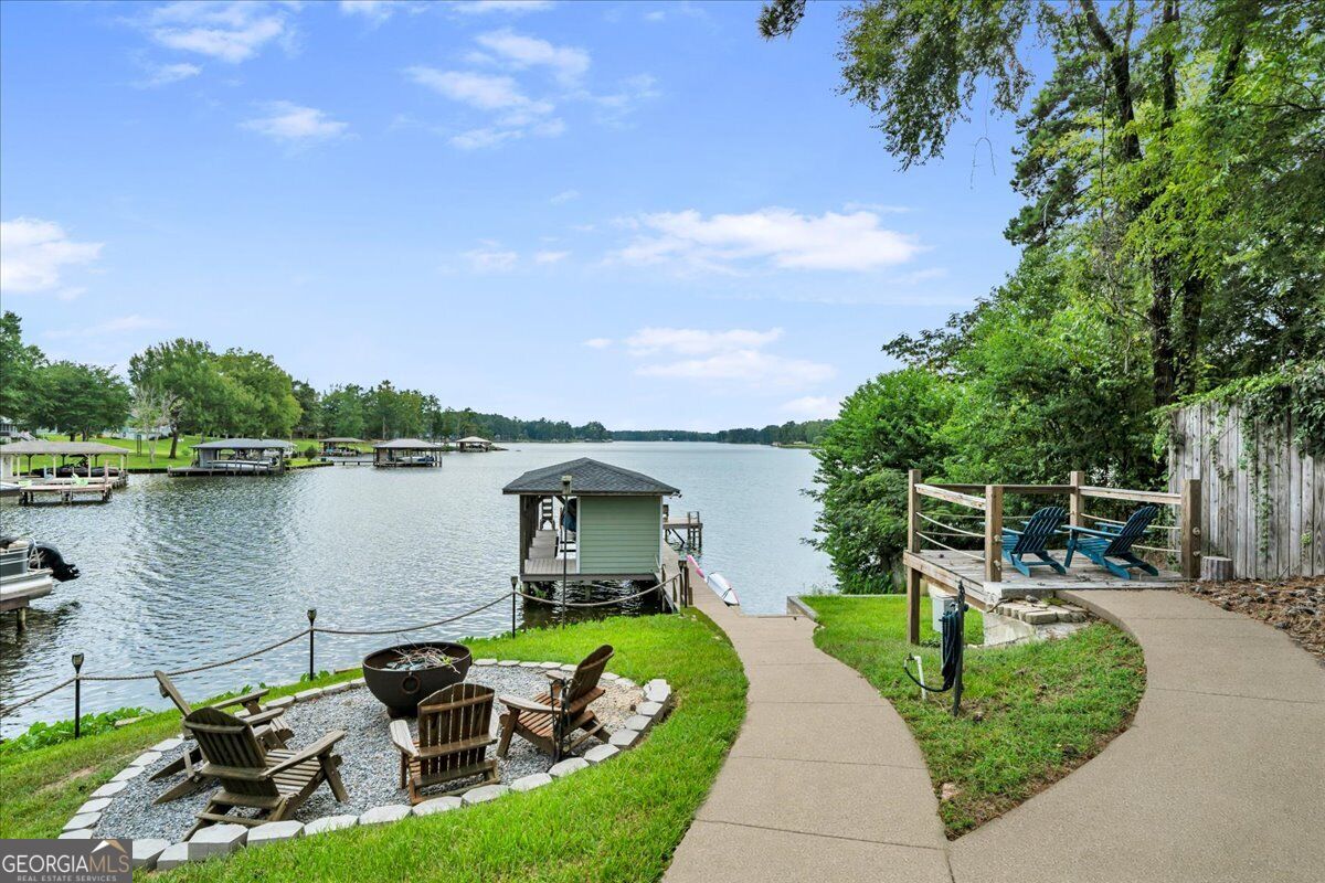 116 Island DR NE