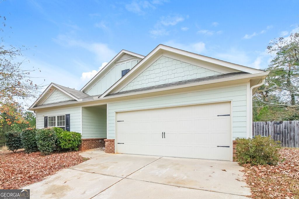 Photo of 3482 Sandstone Trail SE, Conyers, GA 30013 (MLS # 10657286)