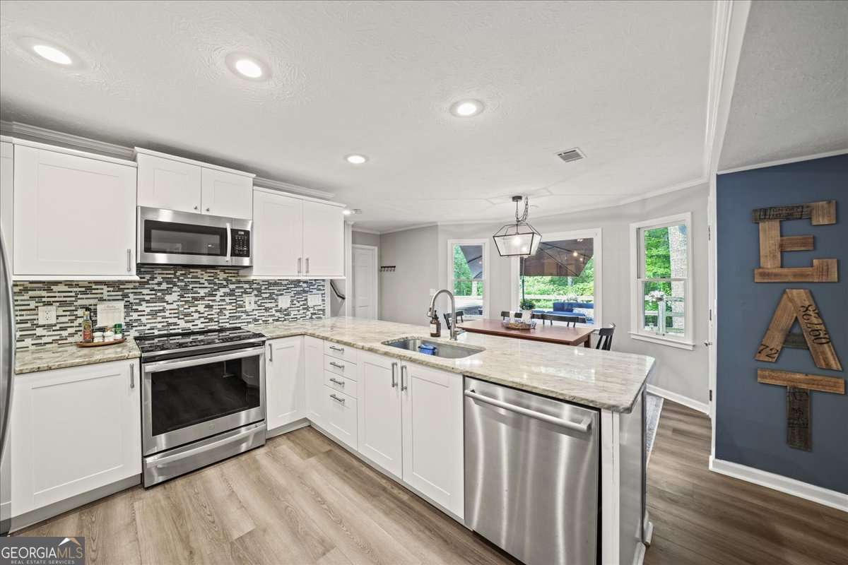 4281 Chimney Lake DR NE