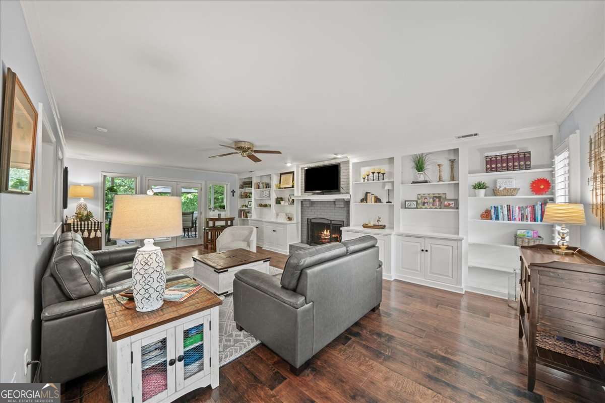 4281 Chimney Lake DR NE