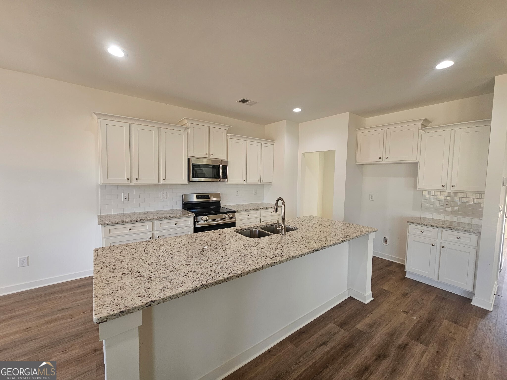 330 River Station DR