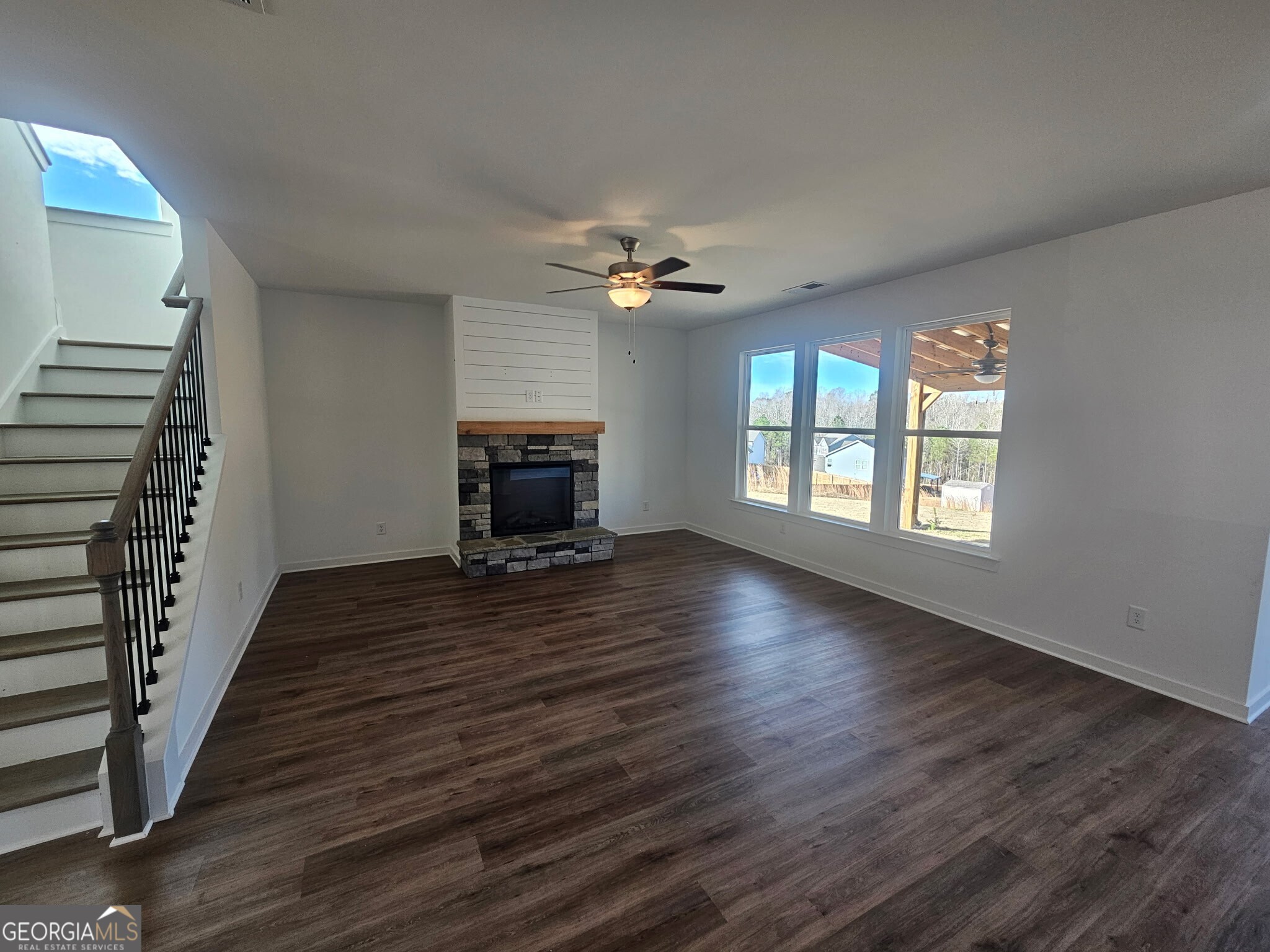 330 River Station DR