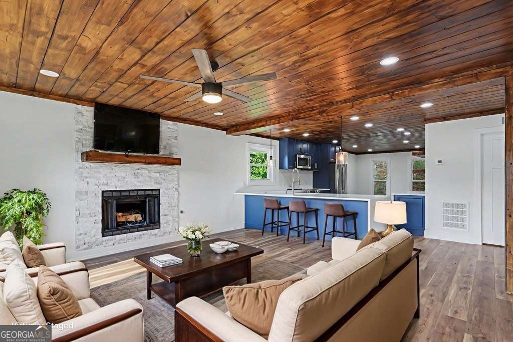 233 Bradshaw RD