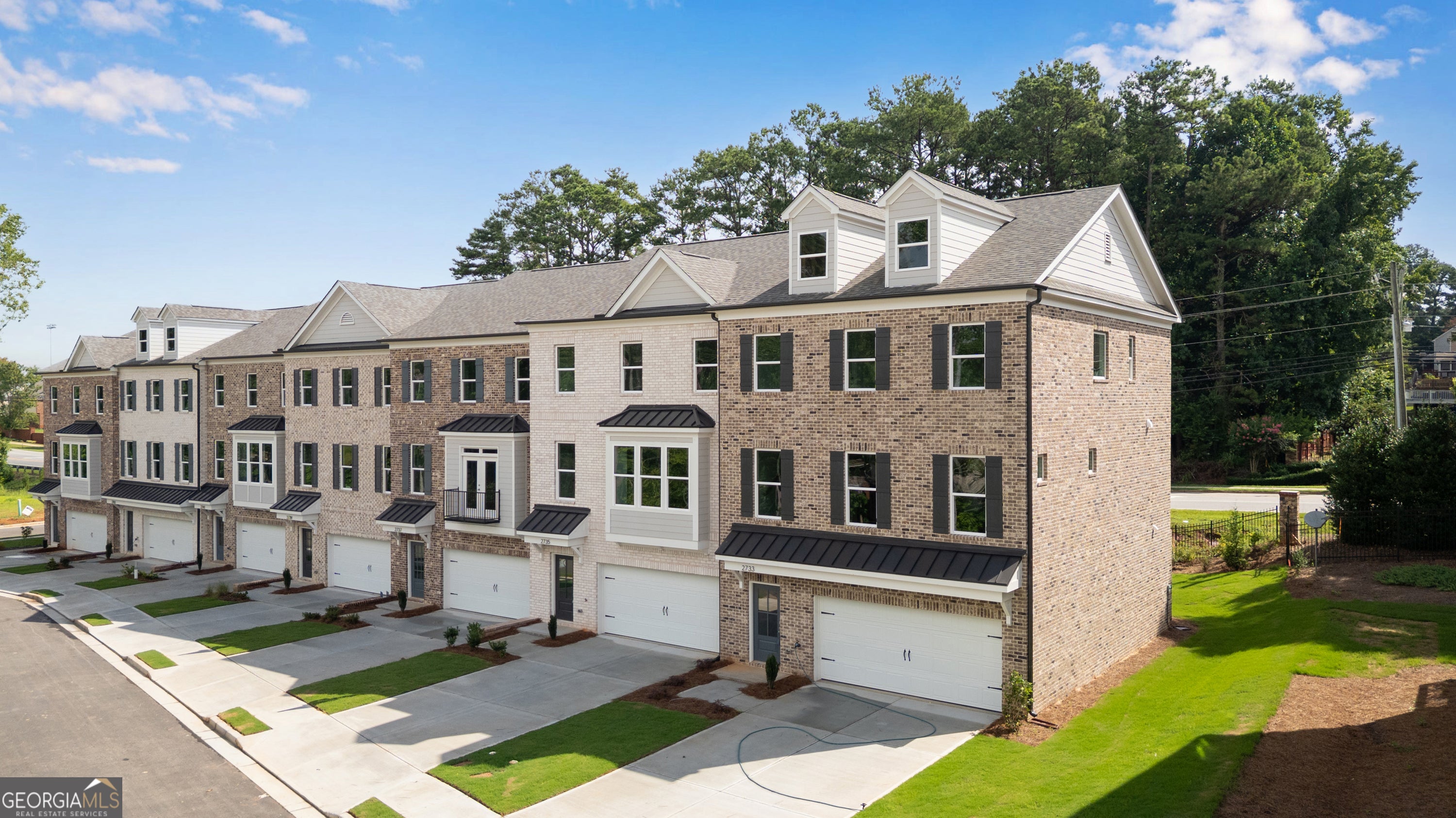 2735 Hallwood LN