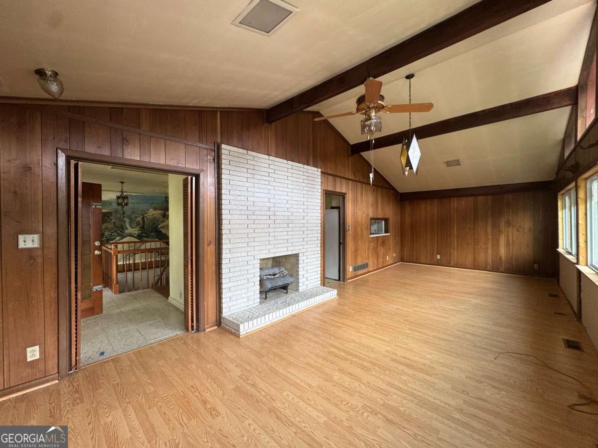 2767 Chaucer DR SW