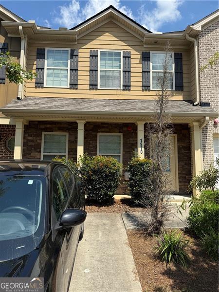 Discover this beautiful home at the Gardens of Lovejoy, a charming community tucked off Tara Boulevard. These inviting townhomes showcase a modern open layout, complete with stylish designer cabinets, elegant granite countertops, and classic black appliances. Enjoy generously sized bedrooms and bathrooms, along with an upstairs laundry room for added convenience. The private backyard is the perfect spot for hosting friends or enjoying a relaxing barbecue.