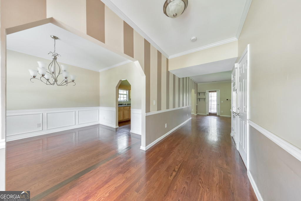 1086 S Gordon RD