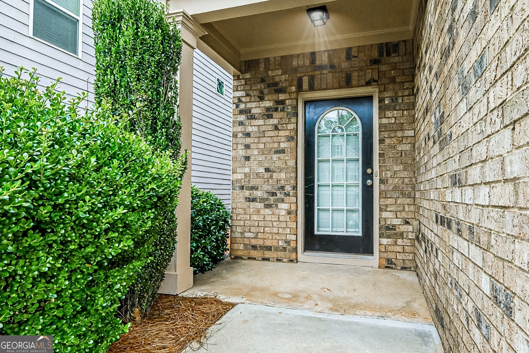 315 Lakeside LN