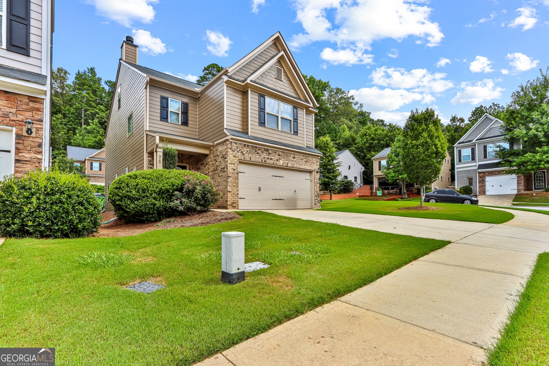 315 Lakeside LN