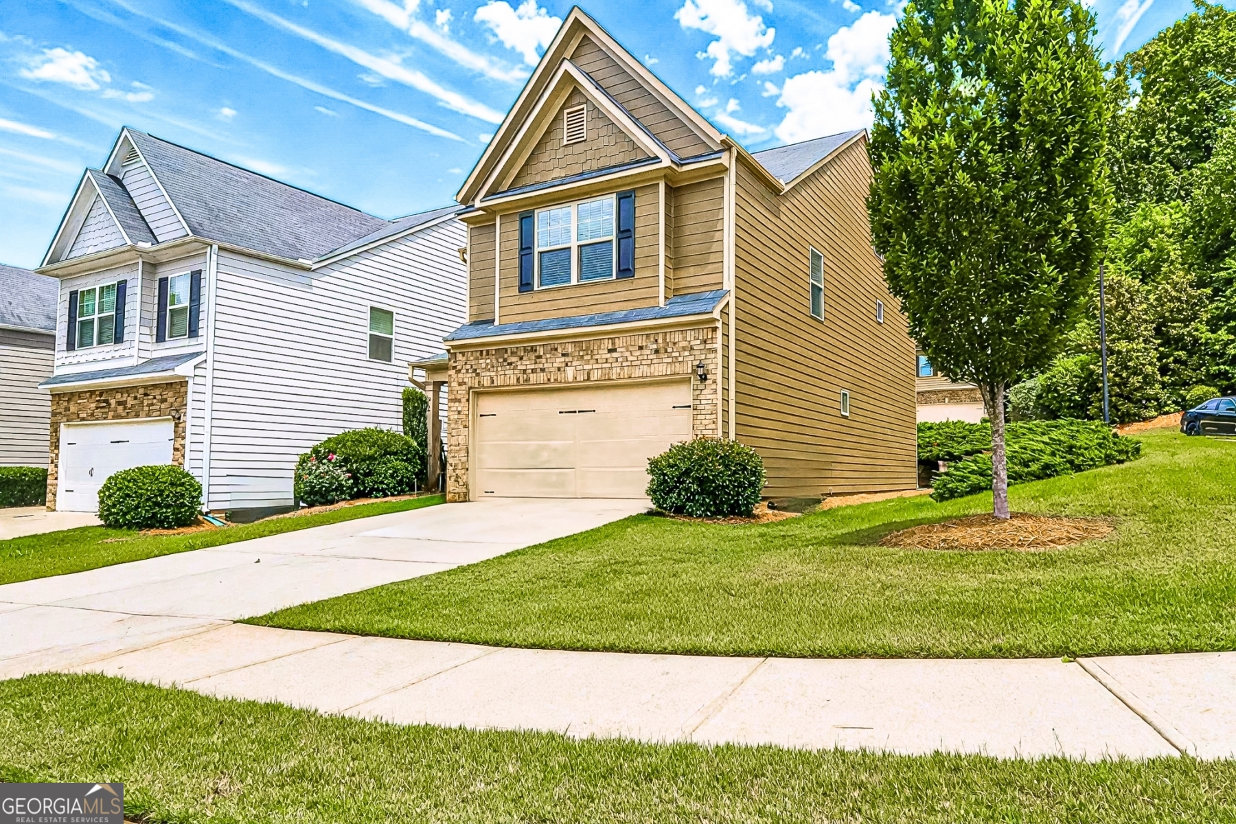 315 Lakeside LN