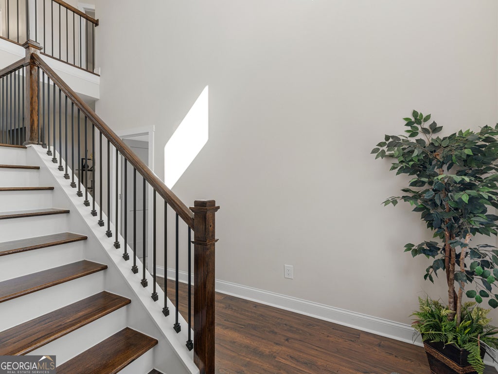 Photo of 251 Lake Point Drive, Williamson, GA 30292 (MLS # 10875807)