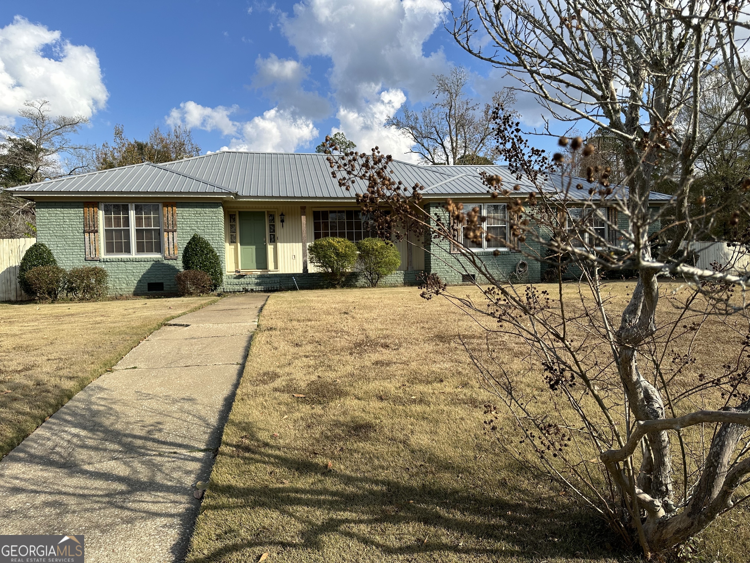 1804 Green Valley LN