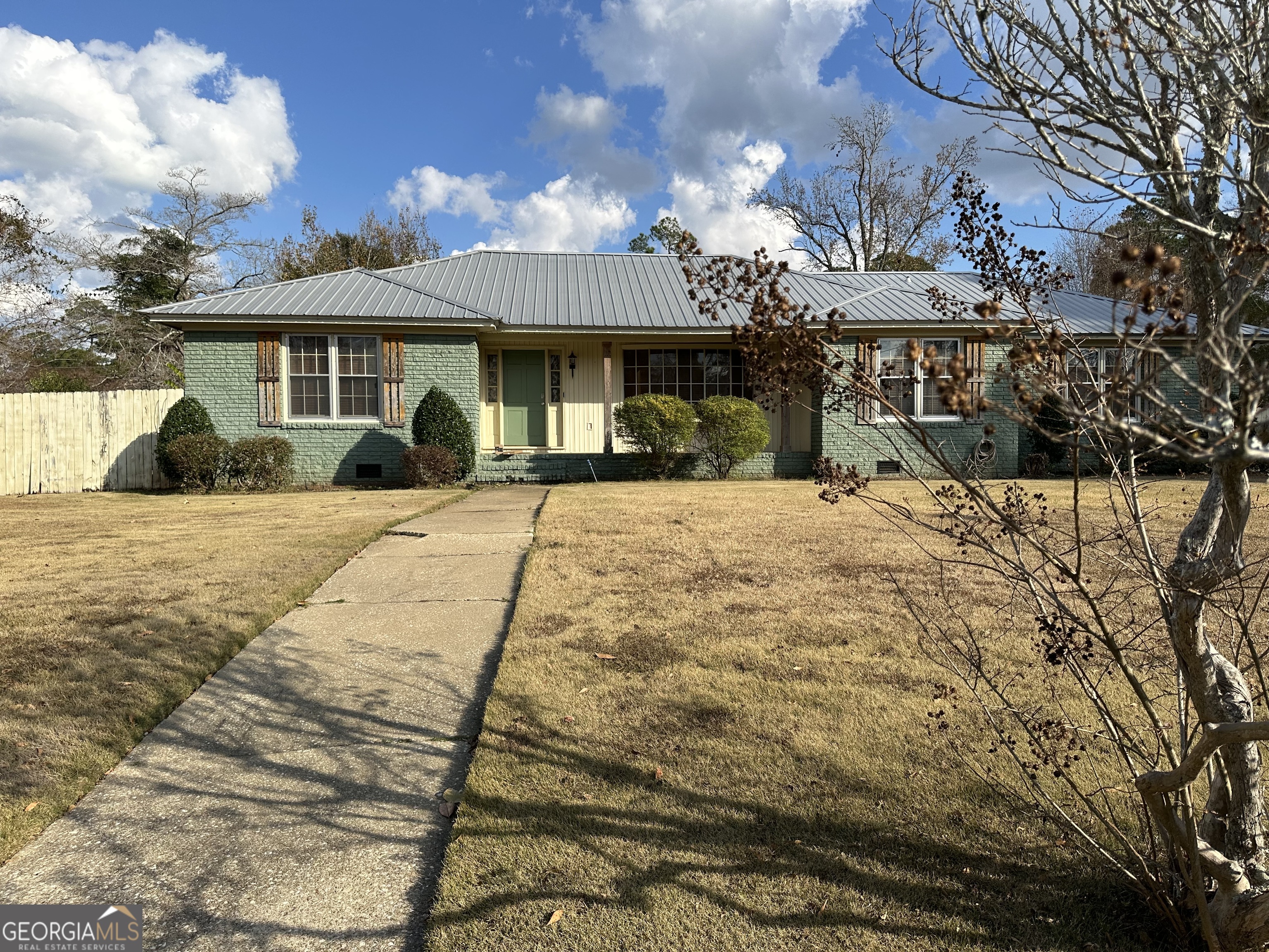 1804 Green Valley LN