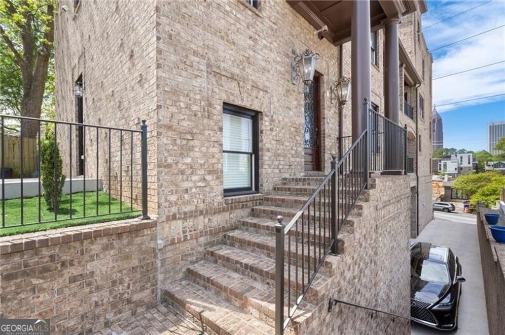 Photo of 631 Boulevard NE, Atlanta, GA 30308 (MLS # 10691293)