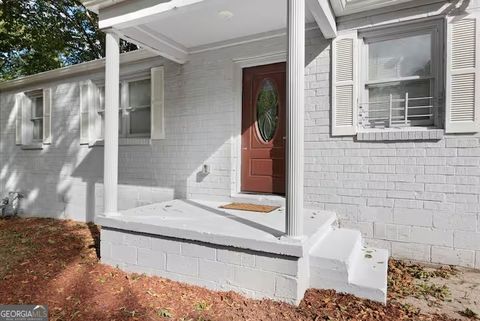 Photo of 2533 Godfrey Drive NW, Atlanta, GA 30318 (MLS # 10609425)