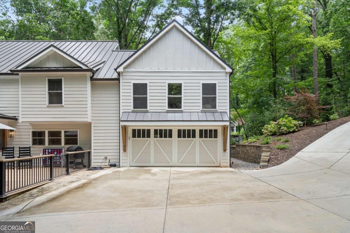 2260 Forest DR