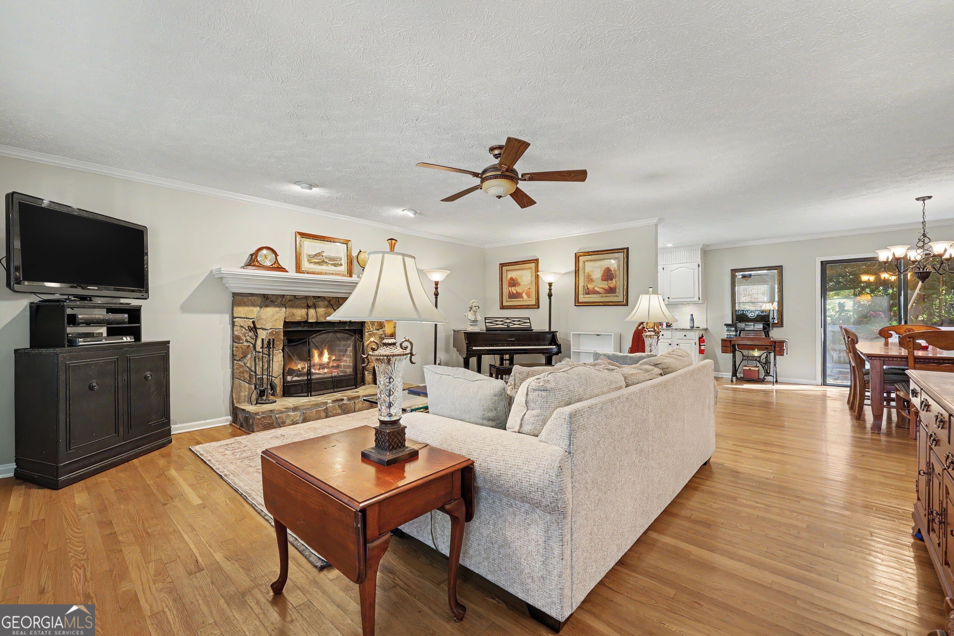 4409 Hidden Oaks DR
