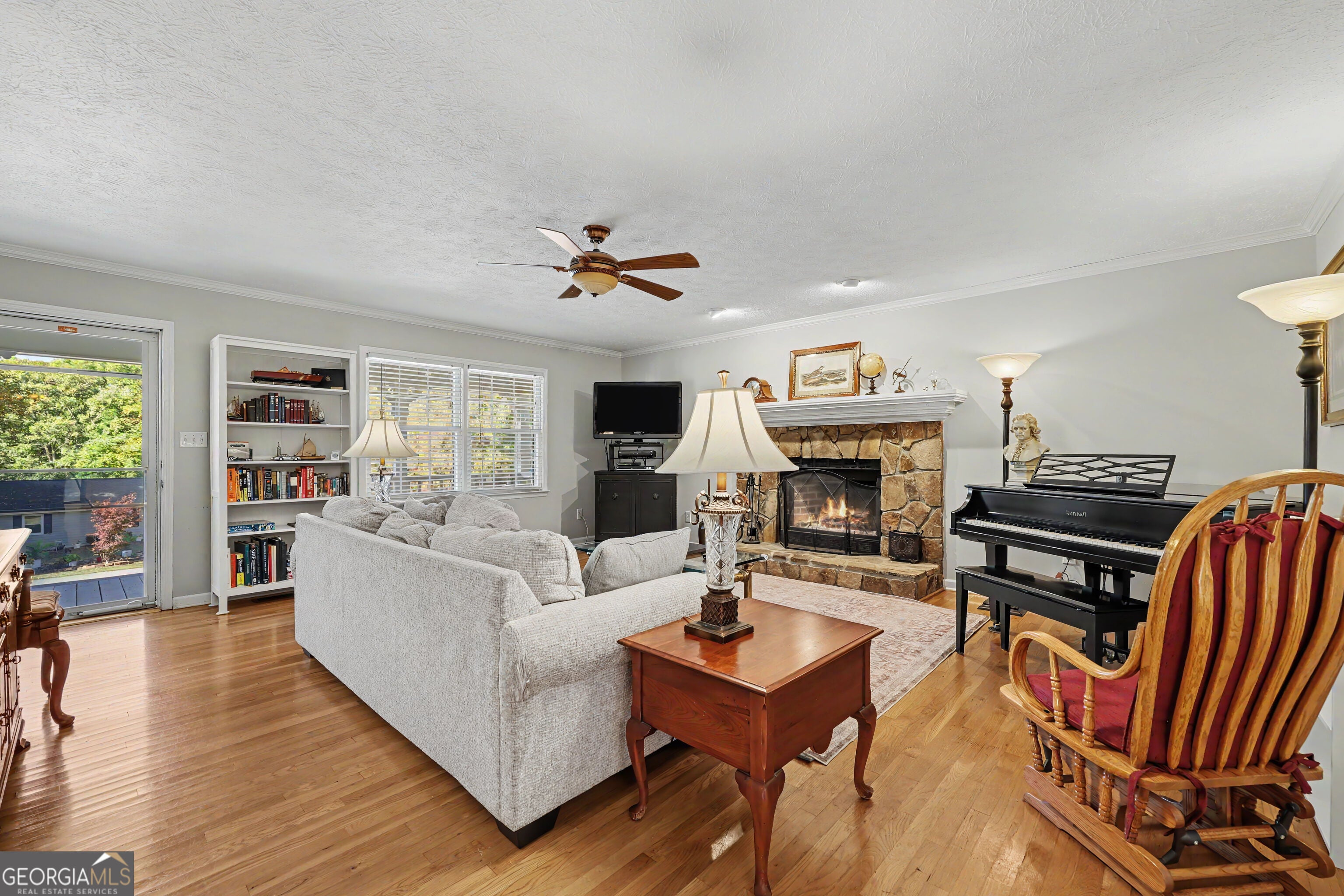 4409 Hidden Oaks DR