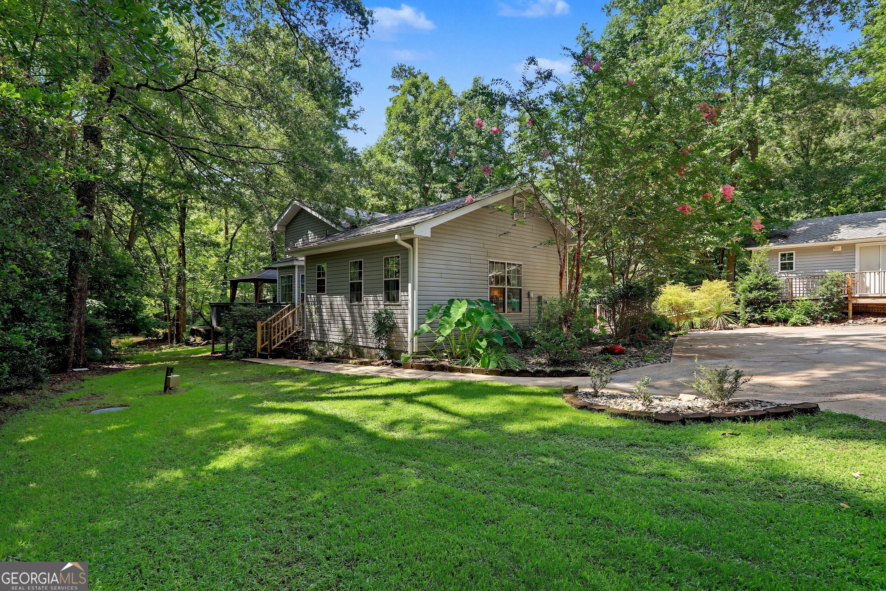 216 Fawnfield CT