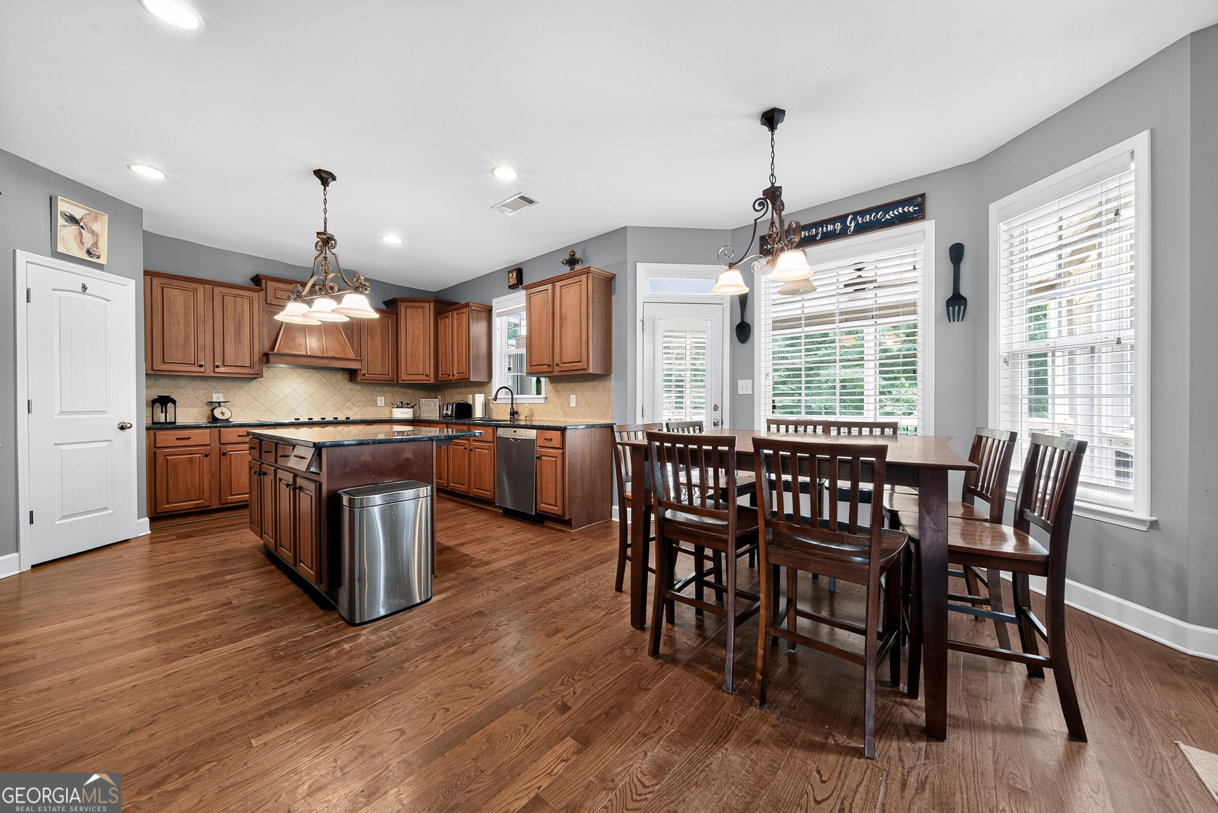 320 Yellowwood DR