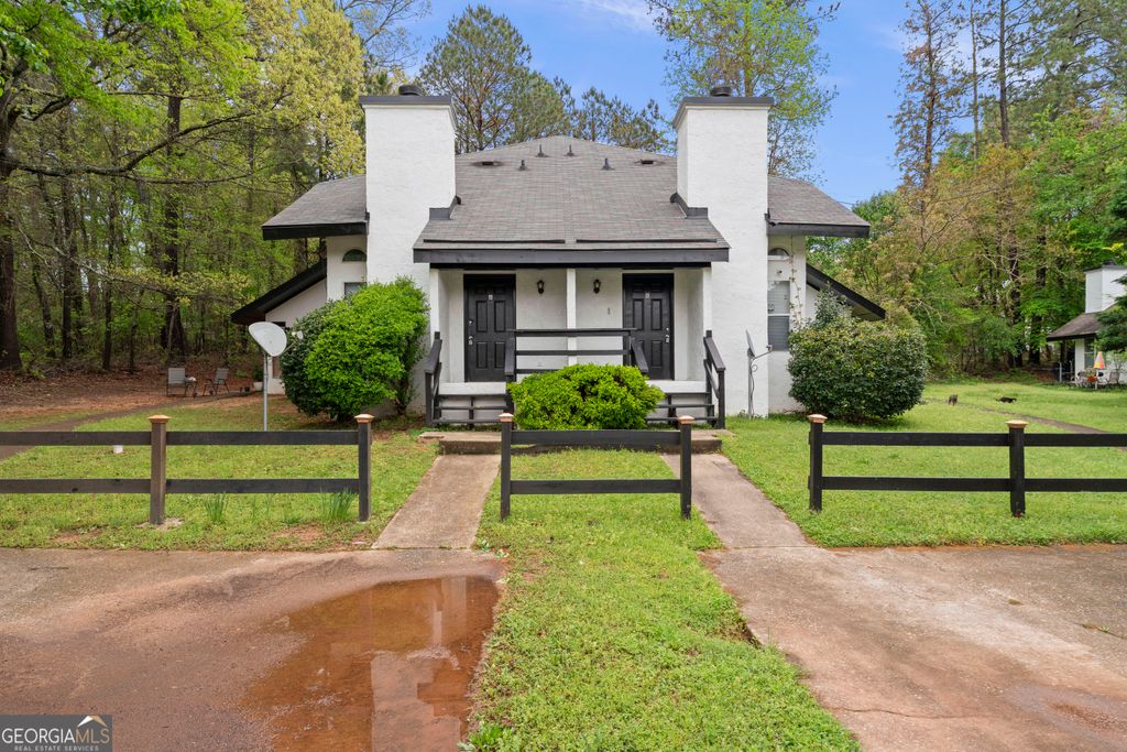 Photo of 8506 Pineland Drive, Jonesboro, GA 30238 (MLS # 10632096)