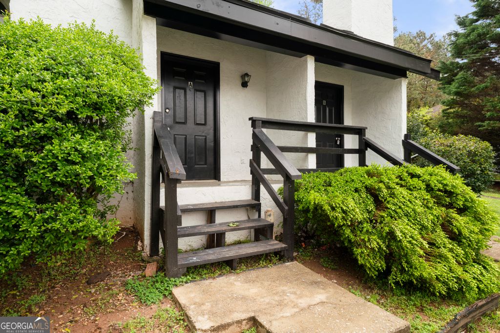 Photo of 8506 Pineland Drive, Jonesboro, GA 30238 (MLS # 10632096)