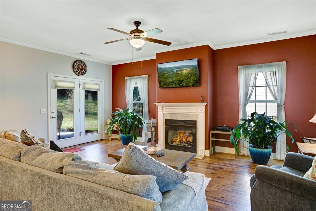 23 Riverwalk CIR