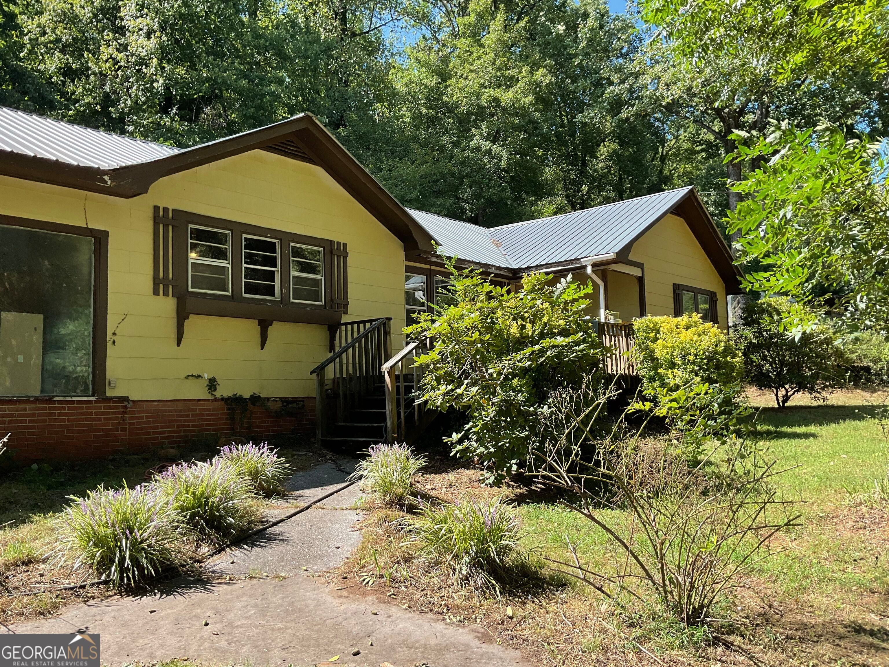 219 North Valley Street