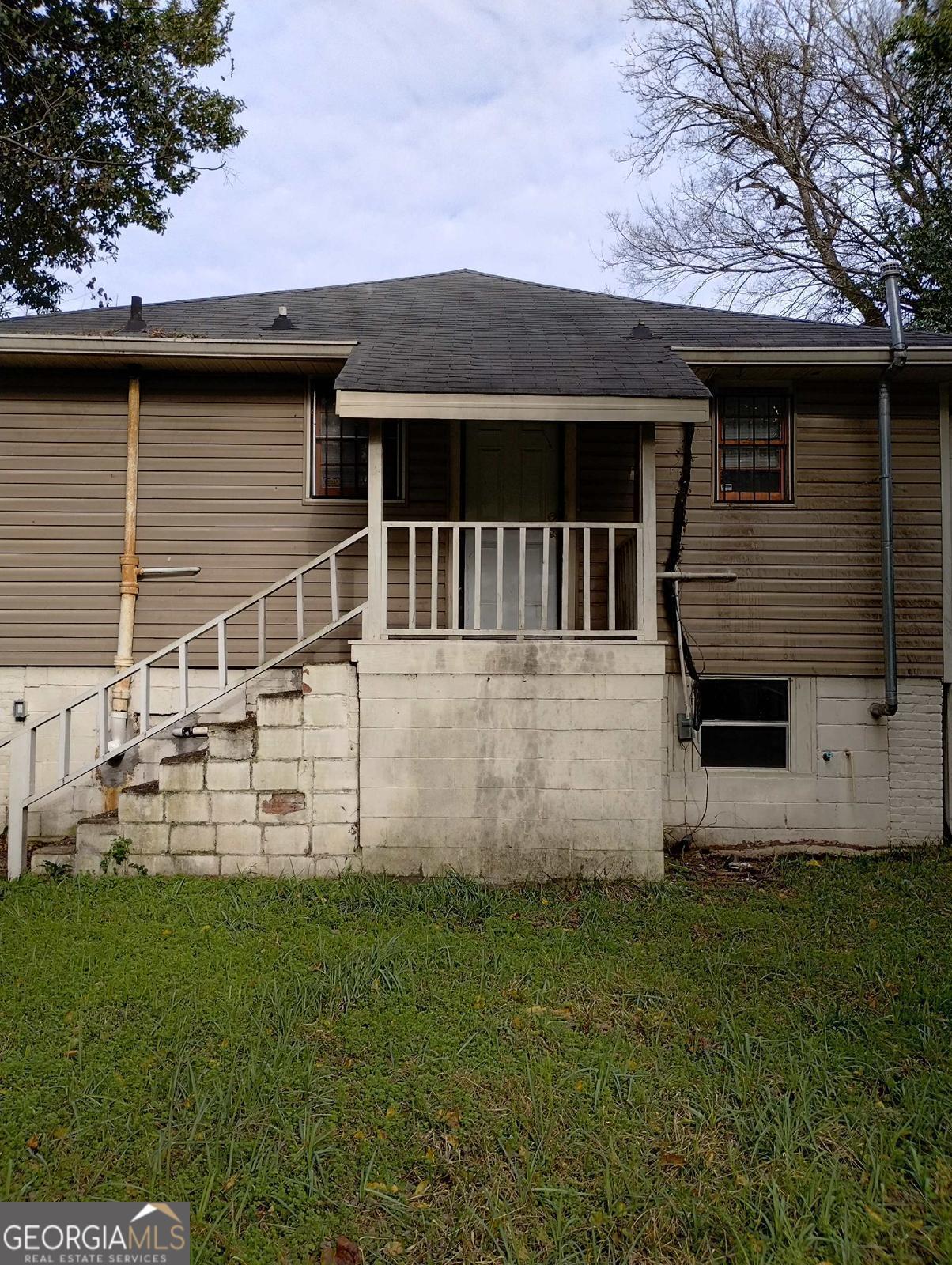 221 Lilly AVE