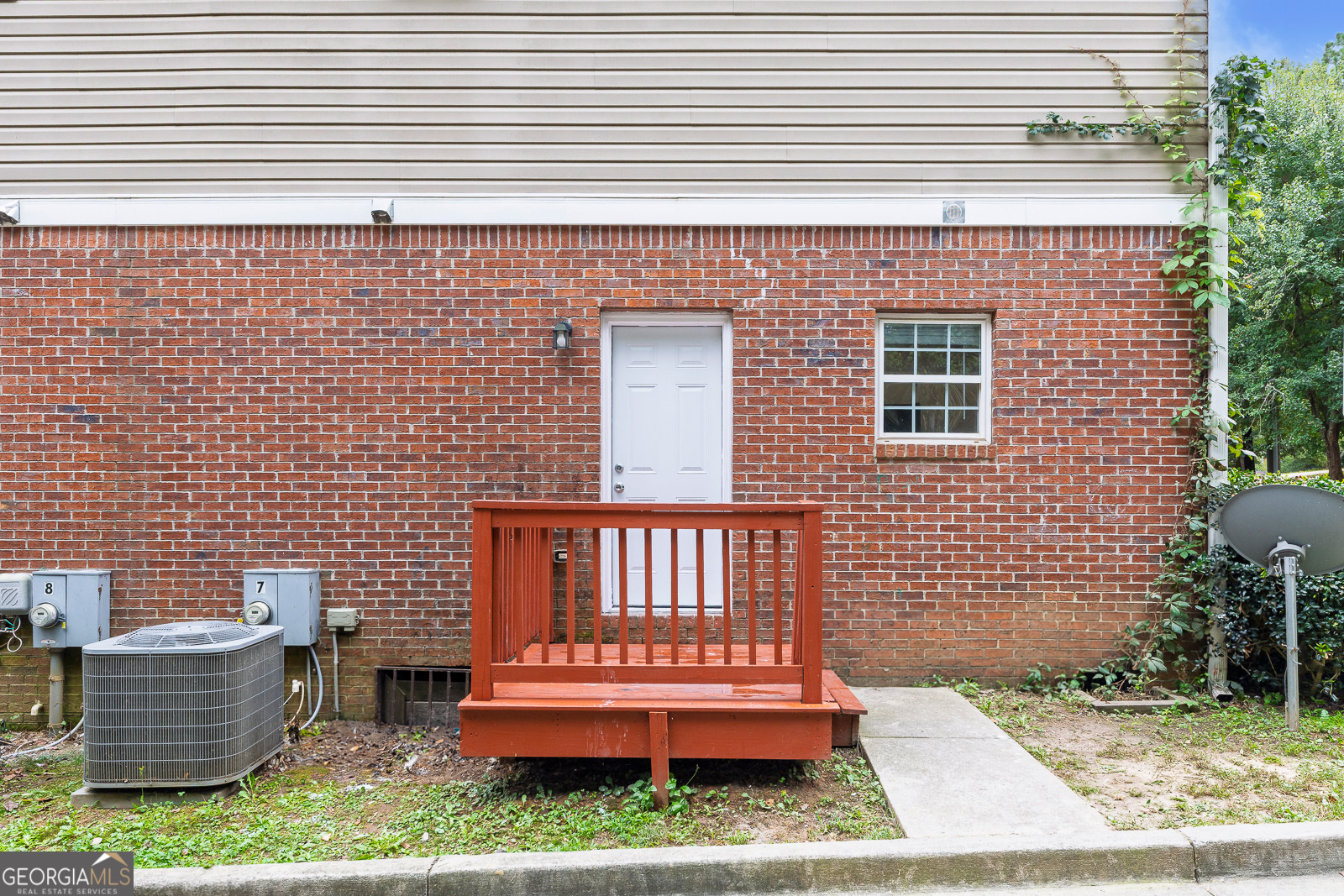 Creekwood Town Homes - Residential
