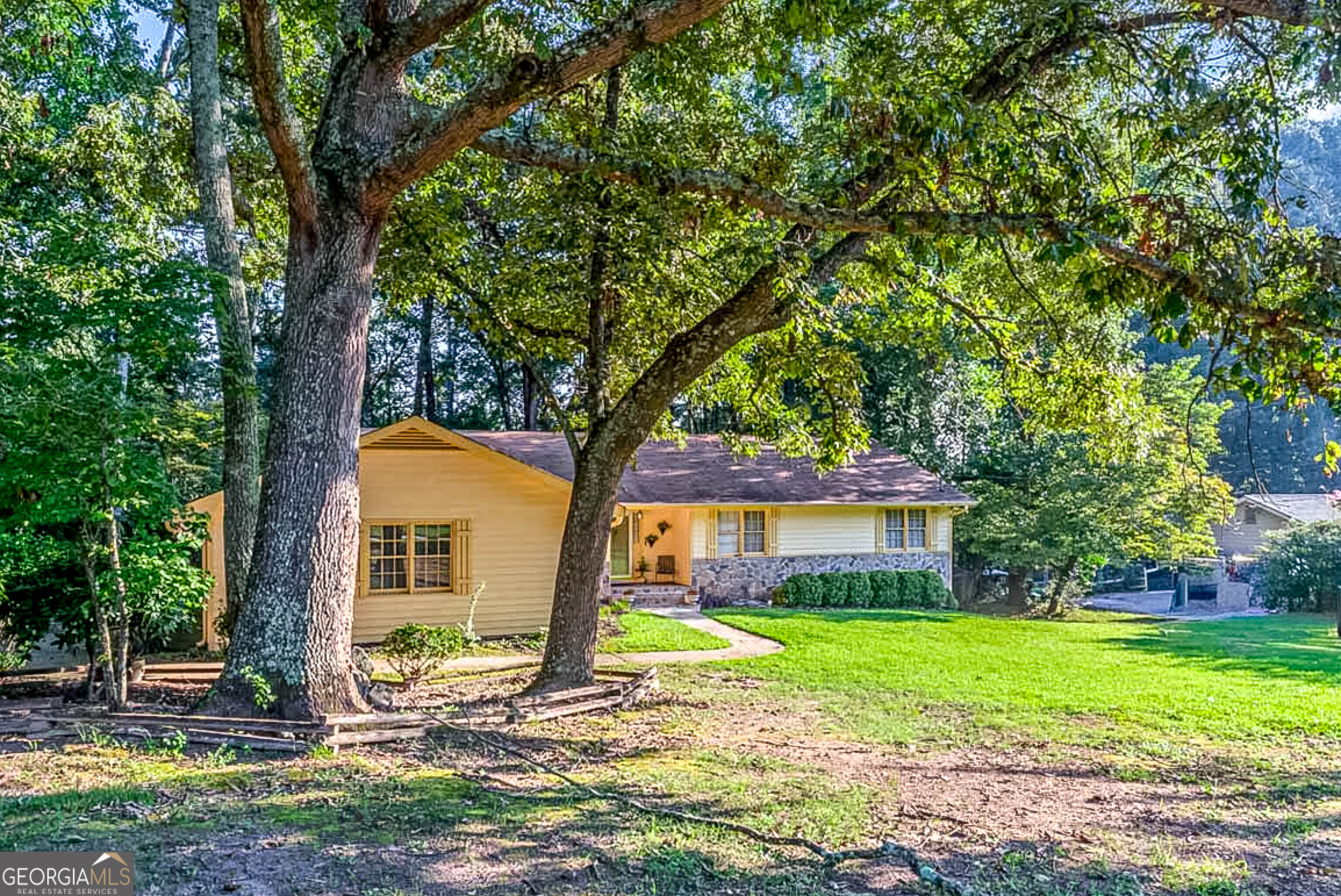 895 Corinth DR