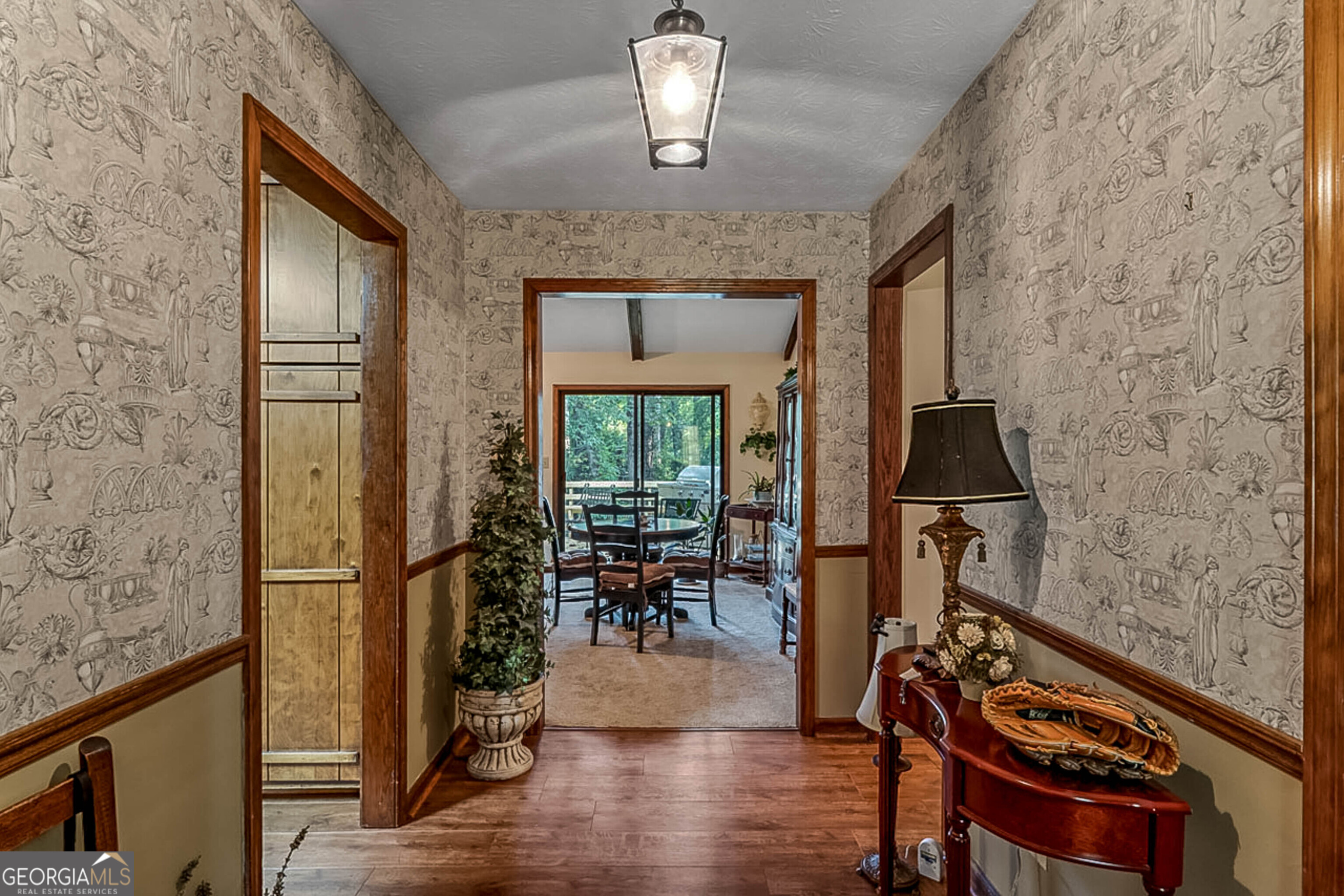 895 Corinth DR