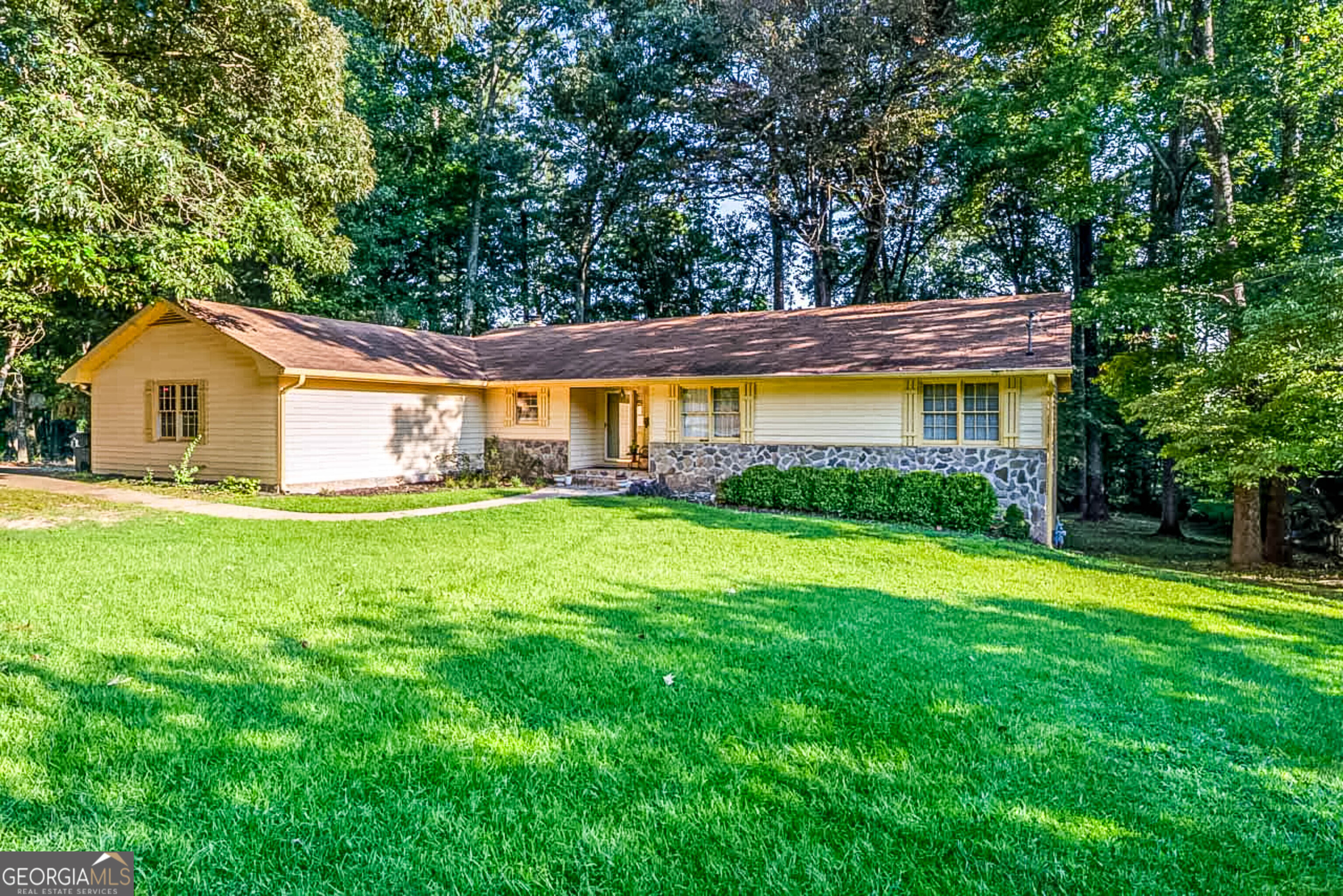 895 Corinth DR