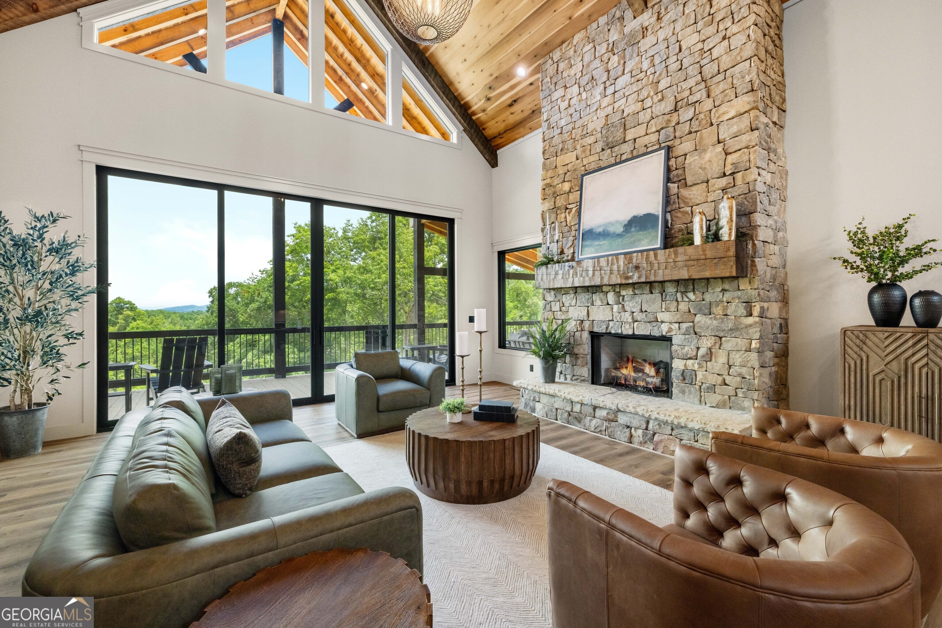 44 Staurolite Mountain RD