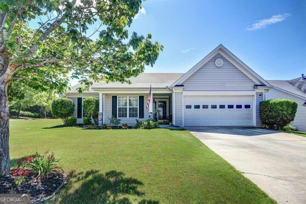 Photo of 20 Bellaire Lane, Newnan, GA 30265 (MLS # 10834553)