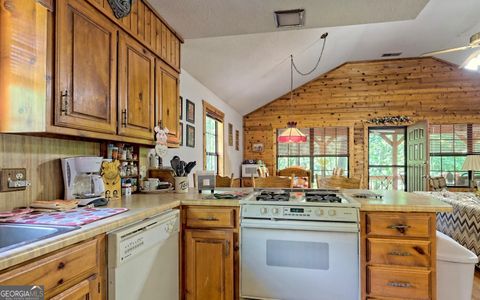 A home in Hiawassee