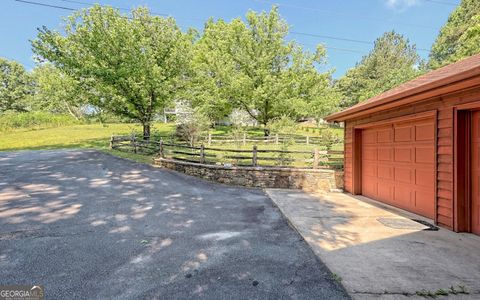 A home in Hiawassee