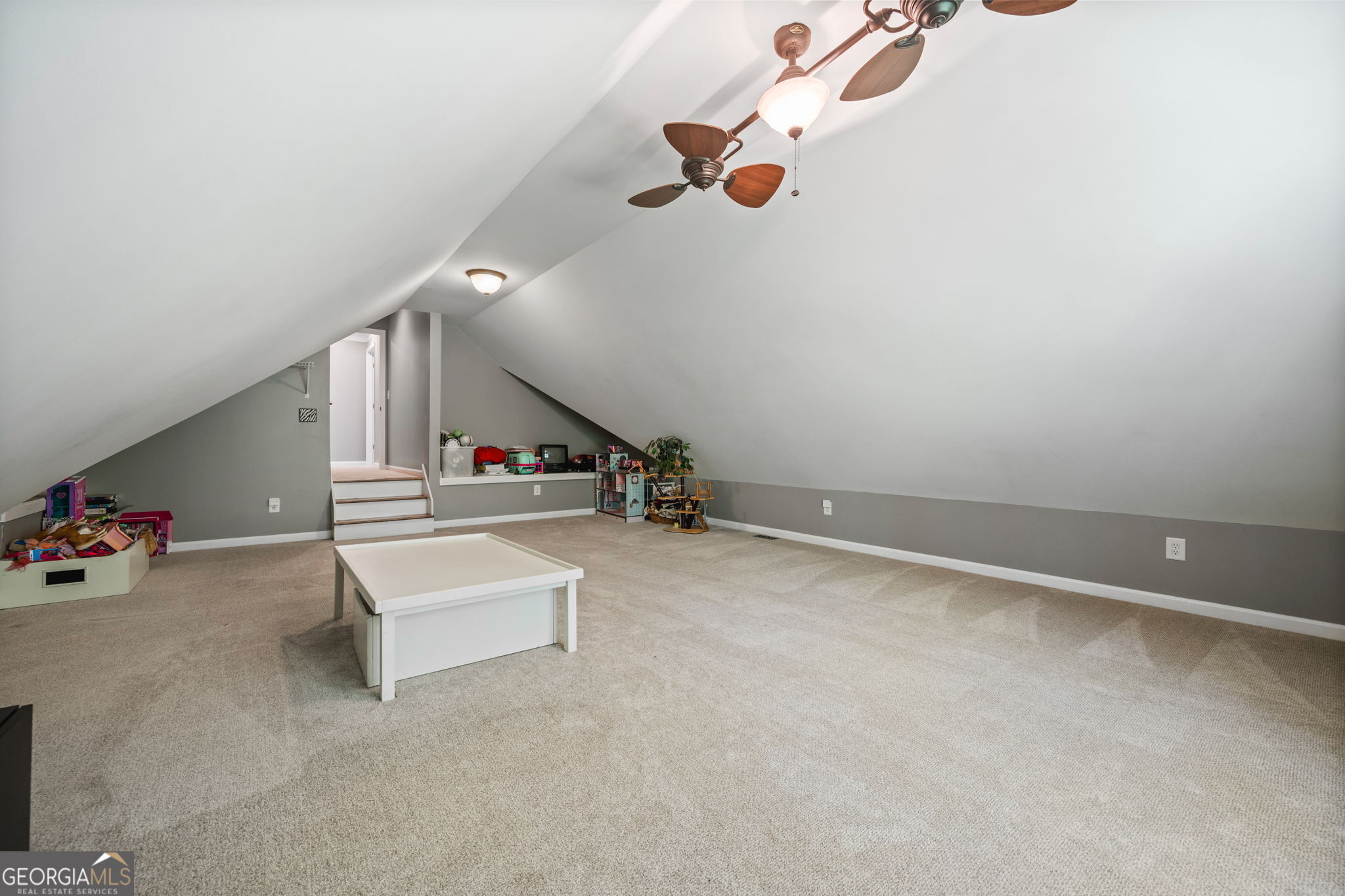 Kingston Square - Residential