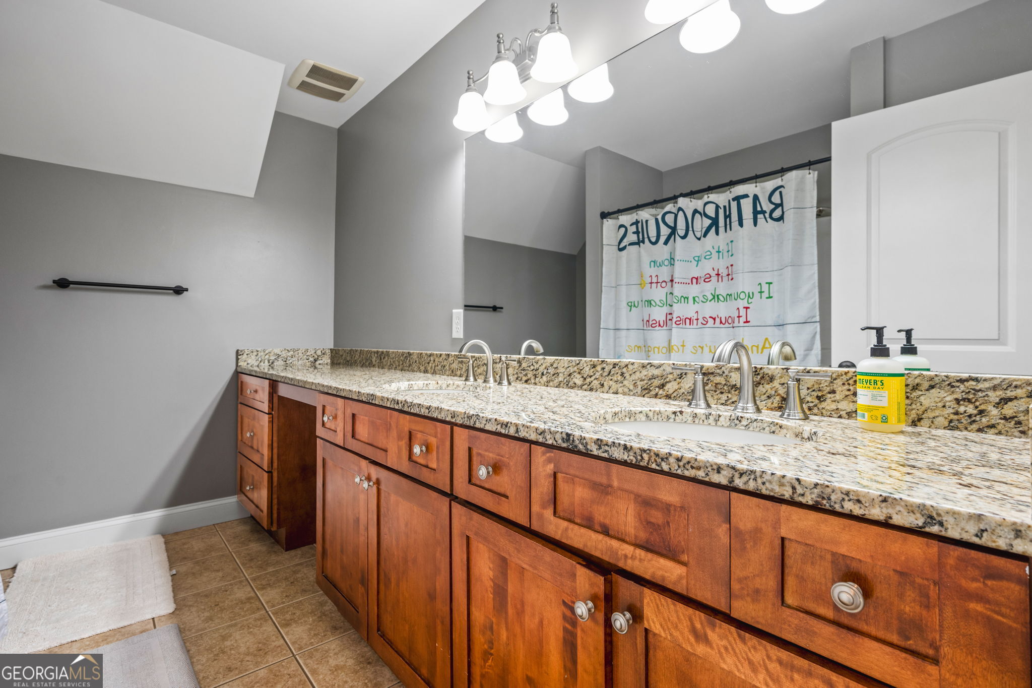 Kingston Square - Residential