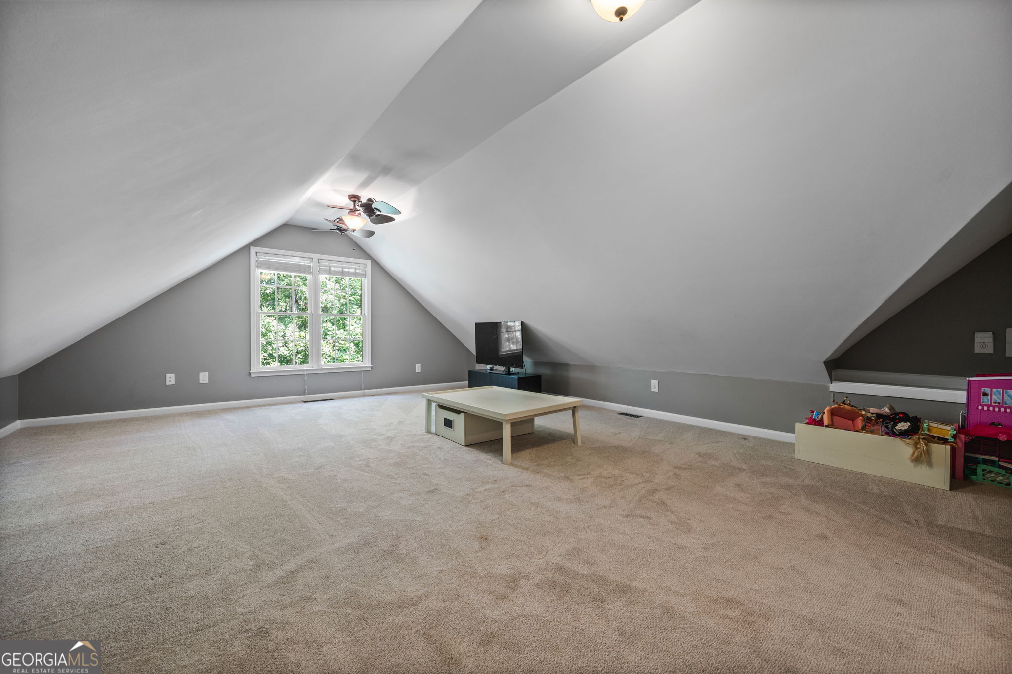 Kingston Square - Residential