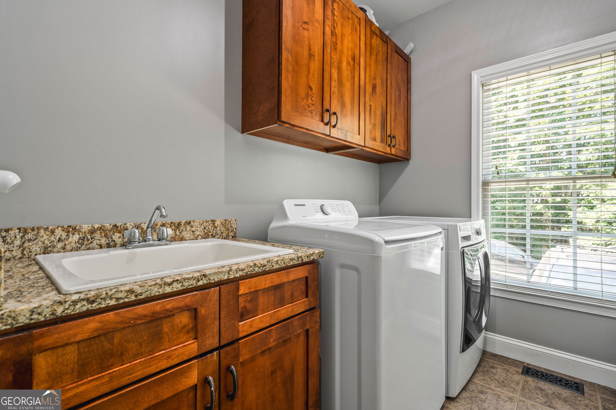 Kingston Square - Residential