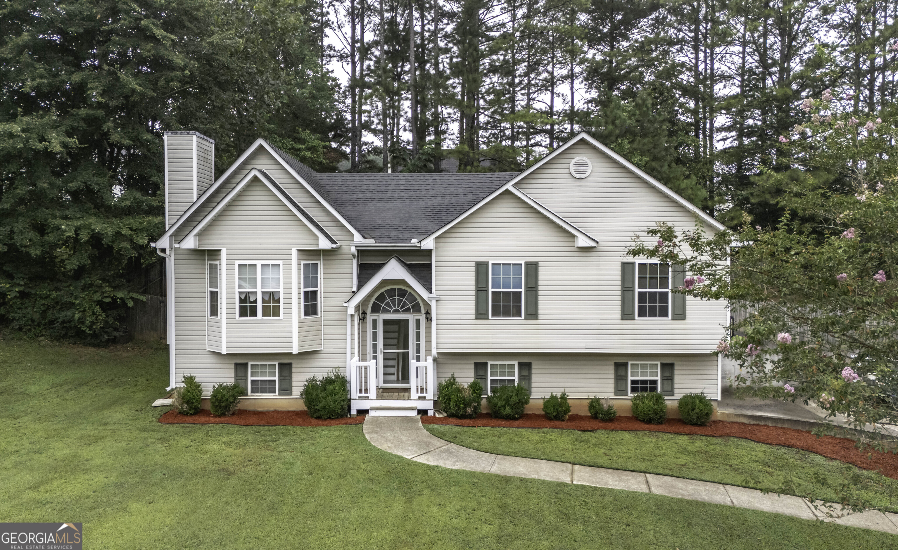 Well maintained split level with a welcoming two story foyer. Spacious, well laid out rooms with bonus/family space and partially finished basement ready for customization.Private culdesac lot provides serenity and outdoor enjoyment. New carpet in key areas enhances appeal and move in readiness.