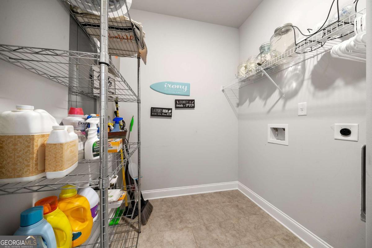 Newnan, Georgia 30265, United States, 4 Bedrooms Bedrooms, ,4 BathroomsBathrooms,Residential,Active,130926