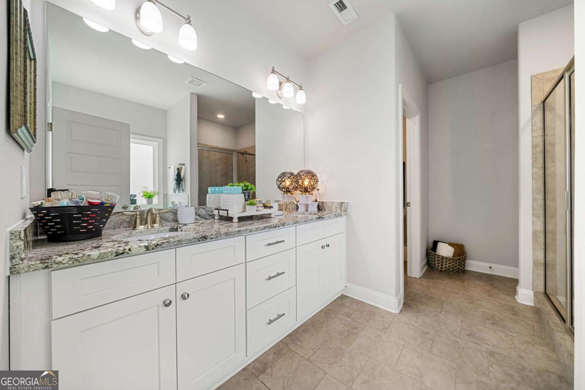 Newnan, Georgia 30265, United States, 4 Bedrooms Bedrooms, ,4 BathroomsBathrooms,Residential,Active,130926