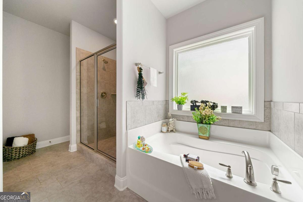 Newnan, Georgia 30265, United States, 4 Bedrooms Bedrooms, ,4 BathroomsBathrooms,Residential,Active,130926