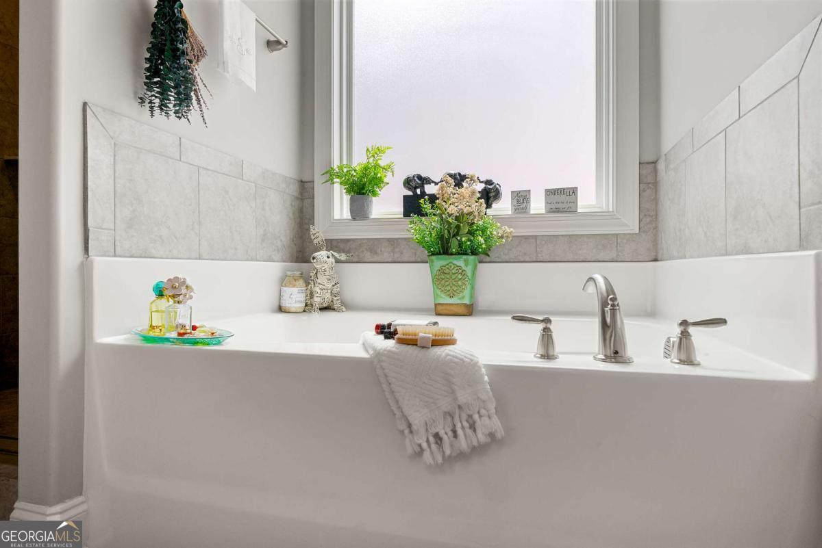 Newnan, Georgia 30265, United States, 4 Bedrooms Bedrooms, ,4 BathroomsBathrooms,Residential,Active,130926